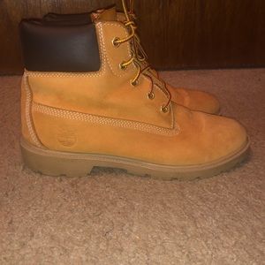 Size 6 big kid timberland boots.